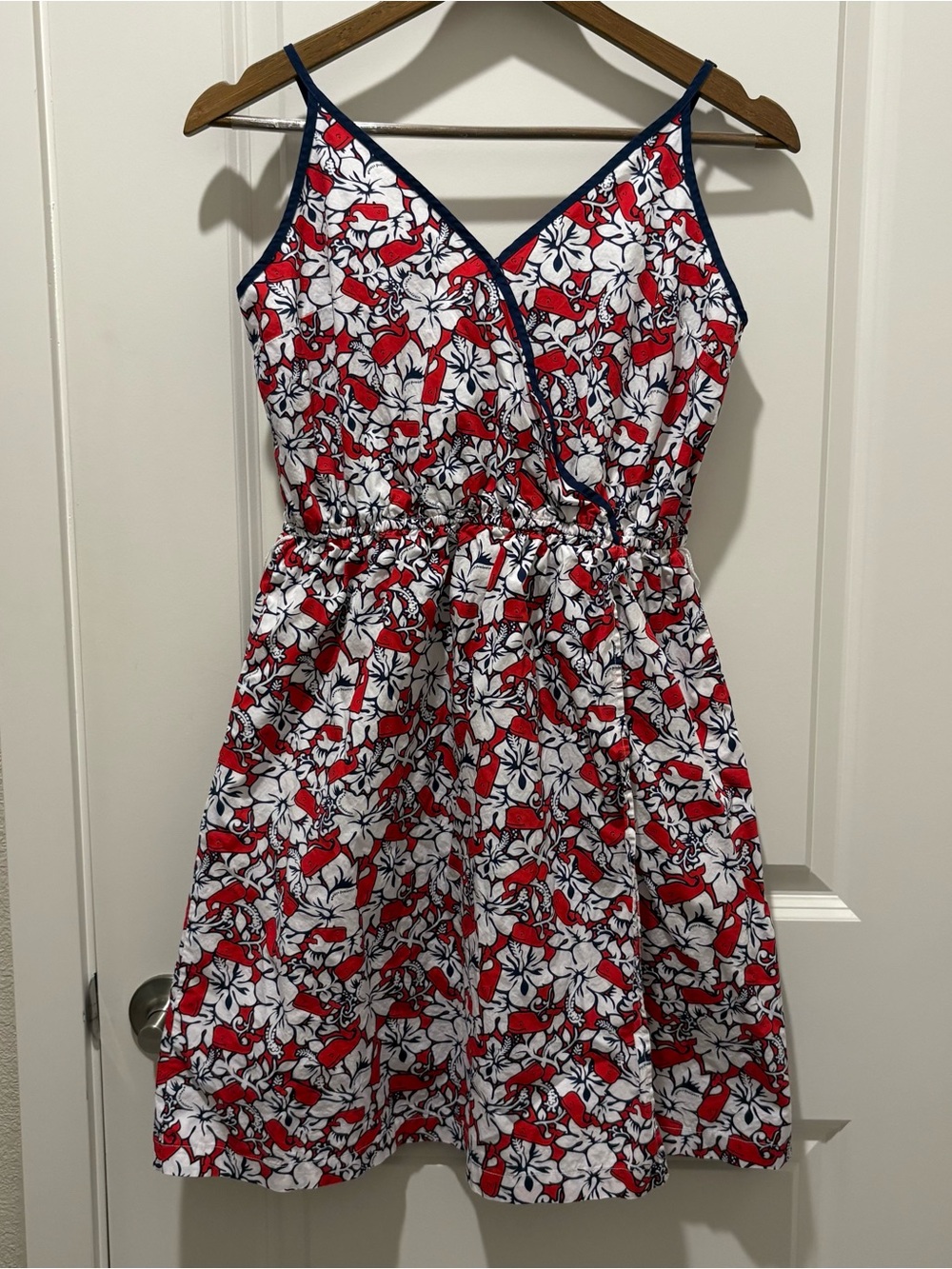 Vineyard Vines for Target Hibiscus Whale Dress. 100% Cotton. Size XS